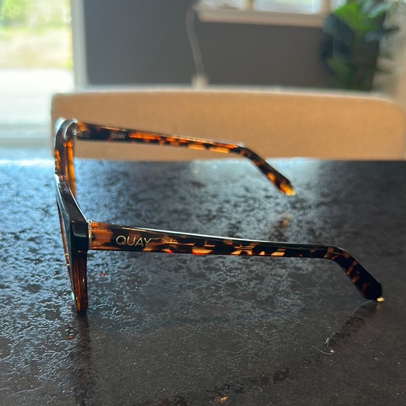 Quay Australia Noosa Polarized Tortoise Sunglasses - Picture 2 of 6